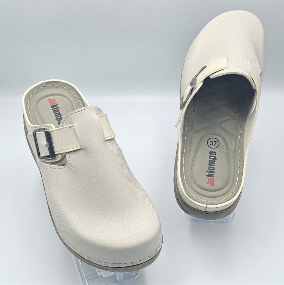 Half shoes
